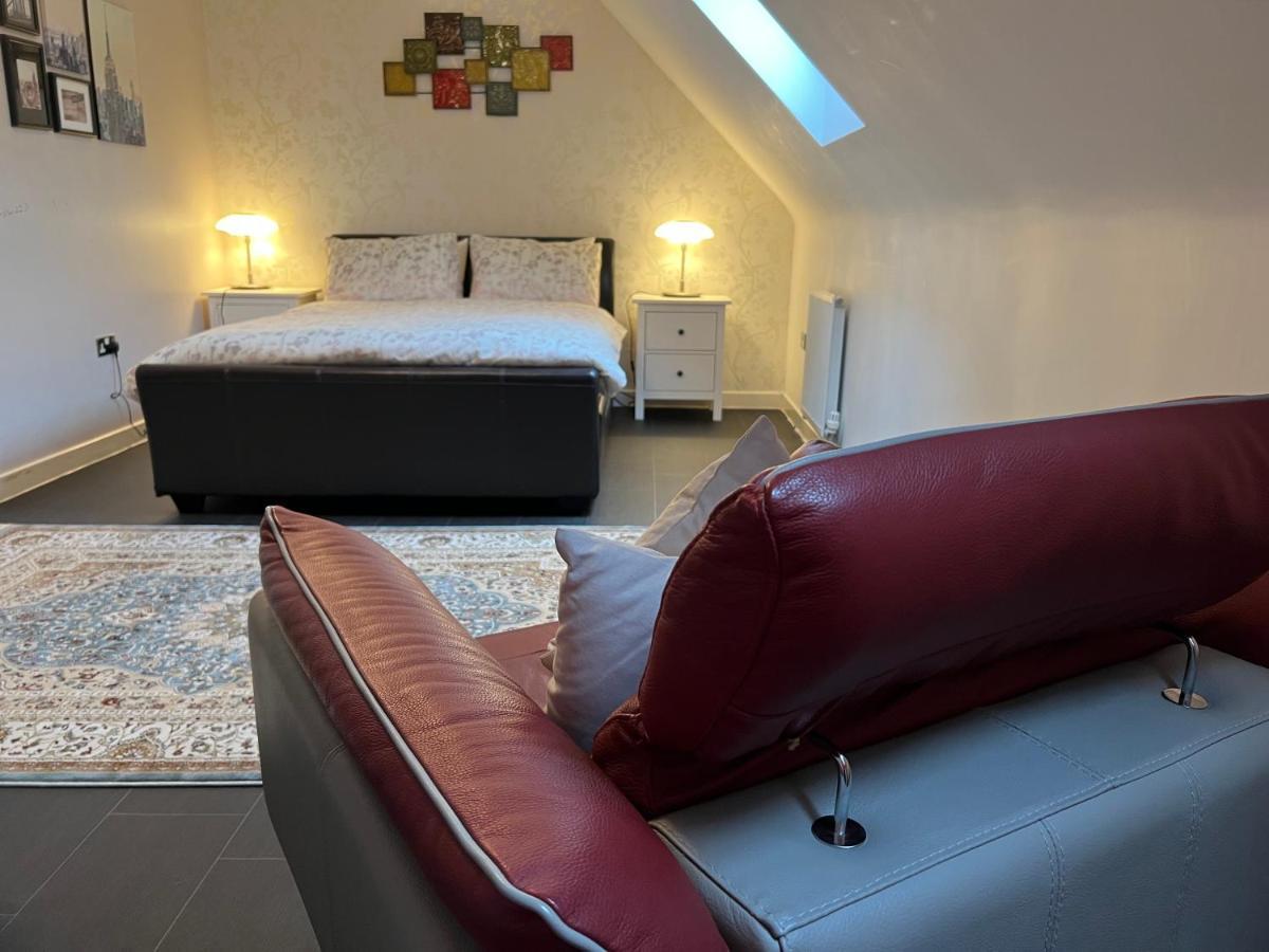 Sheffield City Centre , Free Wifi & Parking - Private Room - Shared House Exterior photo